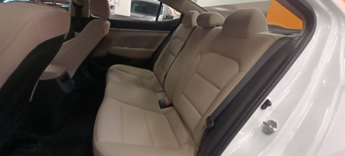 Imagen 9 de 13 de Hyundai Elantra 2018 2.0 Gls At