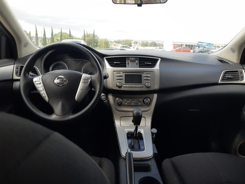 Imagen 10 de 11 de Nissan Sentra 2015 1.8 Advance At
