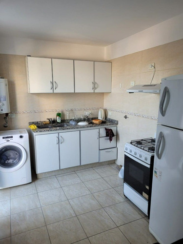 Imagen 4 de 12 de Alberdi Departamento 1 Dormitorio Balcon A La Calle En Zipoli A Mts De Colon
