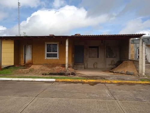 Imagen 1 de 16 de Casa En La Urbanización Lomas Del Bosque, Condominio Ceiba, Habitable