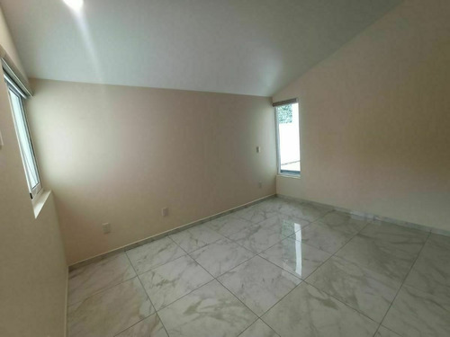 Imagen 7 de 13 de Oprtunidad De Casa Para Estrenar En Calle Cerrada / San Jeró