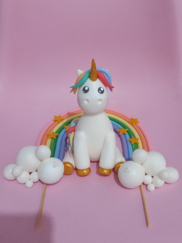 Imagen 4 de 10 de Unicornio + Arcoíris Adorno De Torta En Porcelana Fria