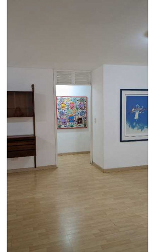Amplio Apartamento En Venta Bien Ubicado En Santa Eduvigis