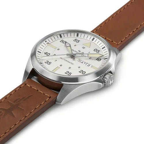 Reloj Hamilton Khaki Aviation Pilot Day Date Auto H64635550 Correa Marrón Bisel Plateado Fondo Blanco