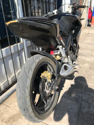 Rouser 200 Rs