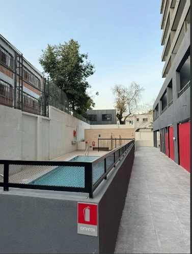 Arriendo Nuevo Y Luminoso Depto 2d2b - M. Montt - E Yañez