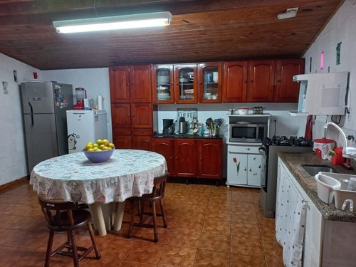 Imagem 24 de 30 de Casa Com Amplo Quintal E Piscina - Ca3651