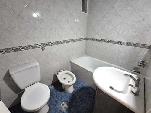 Ph En Venta En Costitucion De 4 Ambientes. Bajas Expensas