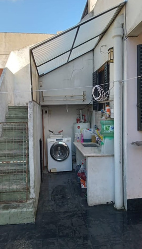 Casa En Venta 3 Ambientes Con Cochera En Caseros
