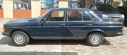 Mercedes-Benz 230 2.3 S123