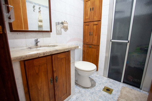 Imagen 10 de 30 de Casa 4 Dorm. Venta Malvin Barbacoa Cerrada Fondo