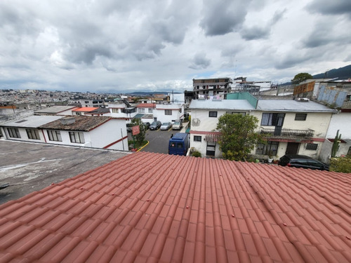 Casa Remodelada Sector Universidad Técnica Indoamerica Cotocollao