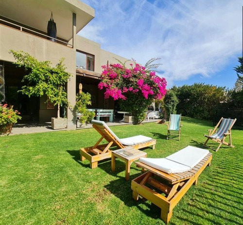 Maravillosa Casa En Prestigioso Condominio , Piedra Roja.