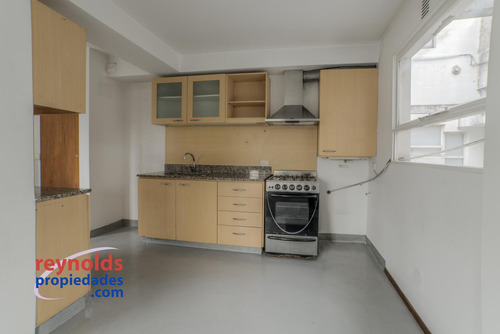 ¡dúplex En Piso 2° Por Escalera, Con Terraza En Piso 3°, Con Parrilla Y Baulera!