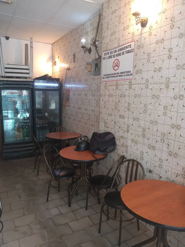 Imagen 6 de 8 de Sabana Grande, Restaurant Con Licencia De Licores Y Local.