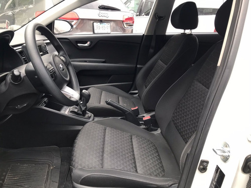 Imagen 13 de 13 de Kia Rio Hb Lx 2018