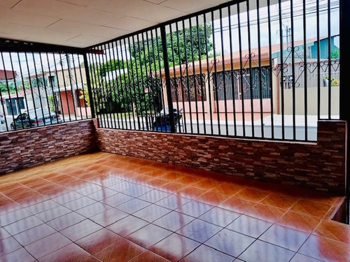 Imagen 1 de 12 de Orotina-centro-casa Residencial Privado Las Palmas, 2 Hab, ¢40 Mill. 8338-9910