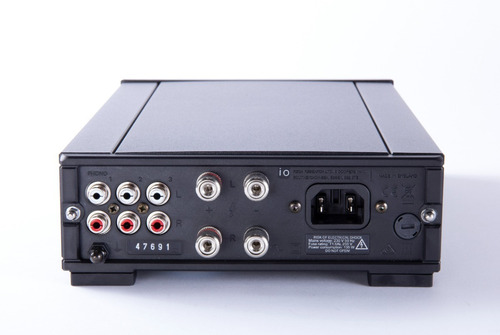 Imagen 2 de 3 de Amplificador Integrado Rega Io 30w Dist Oficial 220v