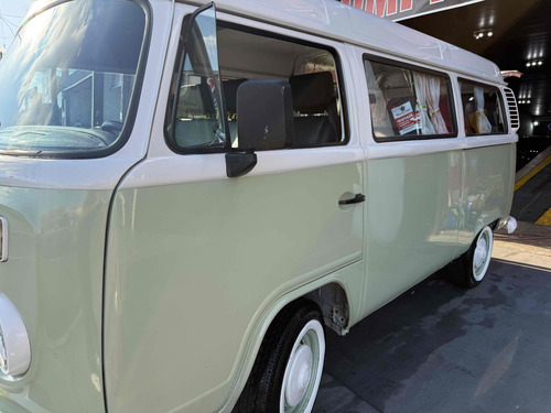Volkswagen Kombi 1.6 MI STD 8V GASOLINA 3P MANUAL