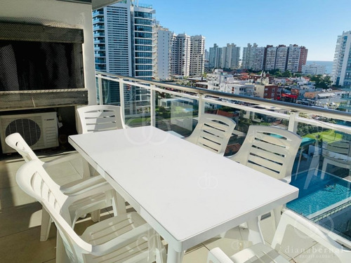 Imagen 2 de 17 de Apartamento De 3 Dormitorios Y Parrillero Propio En Punta Del Este- Ref: 54496