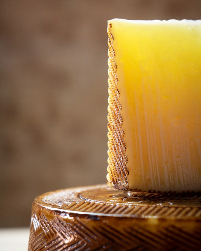 Queijo Espanhol Manchego (dop) Kit Com 2 Fatias 300gr
