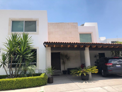Imagen 2 de 18 de Casa En Renta En Misión San Jerónimo