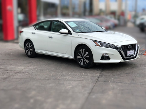 Imagen 13 de 15 de Nissan Altima 4 Puertas