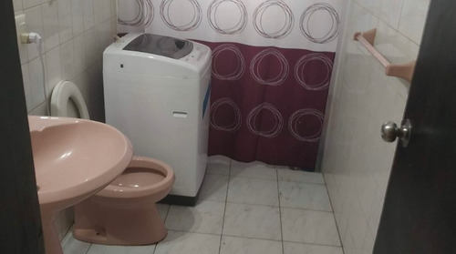 Imagen 2 de 2 de Cómoda Propiedad A Pasos De Servicios