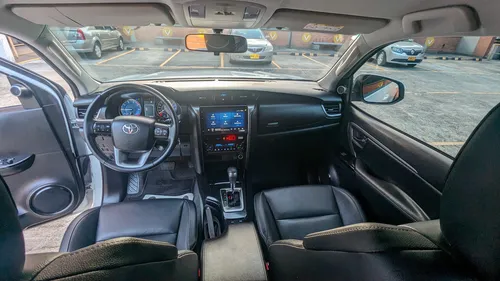 Fortuner 2.4 Sr, Diesel 4x2, Automatíca. Placa Termina En 4.