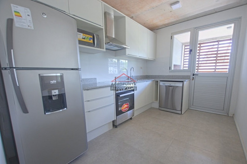 Apartamento En Punta Del Este- Ref: 5398