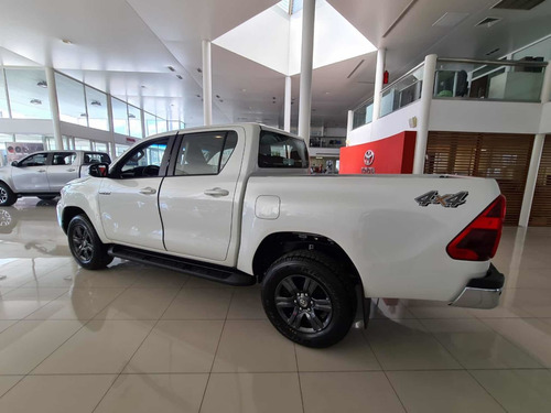 Toyota Hilux 2021 2.8 Cd Srv 177cv 4x4 At
