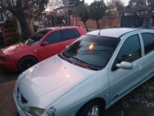 Renault Megane 1.9 I Tric Pack Plus