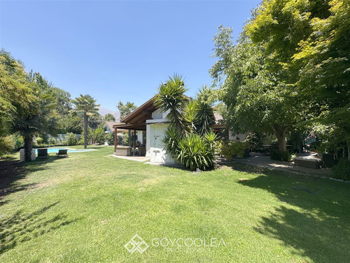 Casa En Arriendo De 5 Dorm. En Las Condes