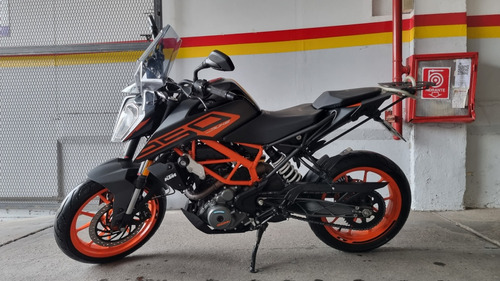 Ktm Duke 250 Naked  C/accesorios 