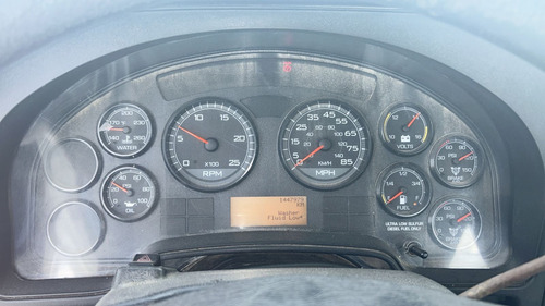 Motor: Isx 435 (máquina Roja ) Transmisión: 10 Velocidades