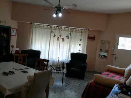 Casa En Venta Con Permuta En La Tablada