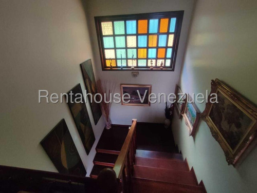 Bella Casa Bien Distribuida De MĂșltiples Niveles En Venta Ubicada En Los Naranjos Del Cafetal 25-6495