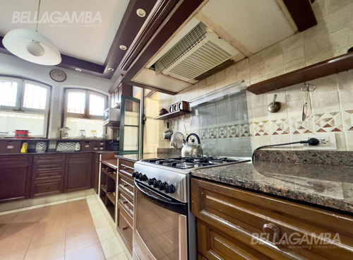Casa Venta Vicente Lopez 7 Ambientes Jardin Pileta