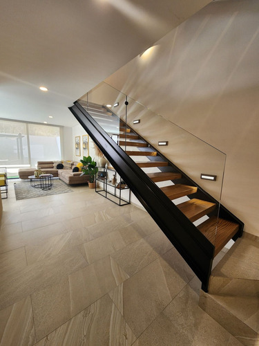 Hermosa Casa En Zibata, Master Suite, C.222 M2 Materiales Premium !
