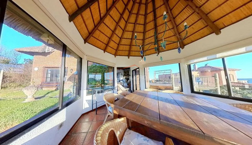 Casa En El Chorro - Manantiales, Ubicada A 200 Metros Del Mar.