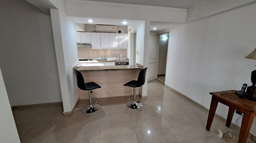 Alquilo Lindo Apartamento Palos Grandes Amoblado 1 Habitacion 1 Baño Aire Acondicionado 1 Puesto Techado Pozo Propio Vigilancia Ratzina