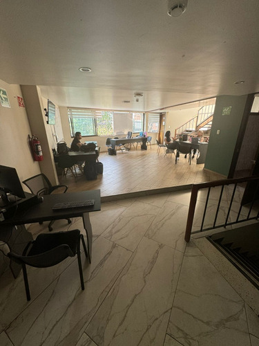Casa En Venta Uso Habitacional Con Uso De Suelo Comercial, Oficinas Y Consultorios. Recien Remodelada Y Ampliada En Esquina Sobre Gustavo Baz