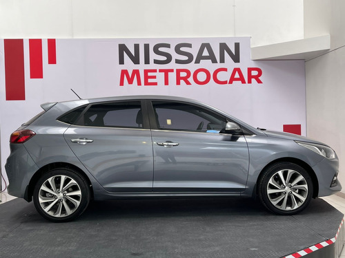 Imagen 2 de 15 de Hyundai Accent Gls Ta 2020