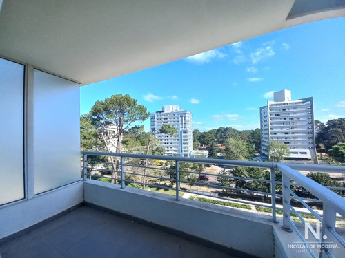 Oportunidad Imperdible, Apartamento De 1 Dormitorio Torre Greenlife En Punta Del Este