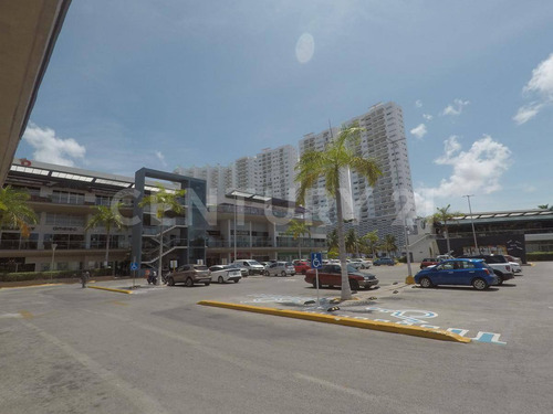 En Venta Local Comercial Con Excelente Ubicación En El Centro De Cancún C3139