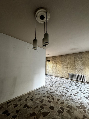 Venta Casa 4 Dormitorios 3 Baños 2 Cocheras - Gran Oportunidad Inversores Altura Permitida 13,5mts - Pocitos Nuevo