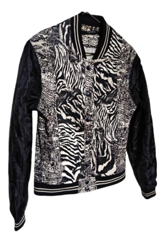 Campera Azebrada Con Mangas En Tela Matelasse