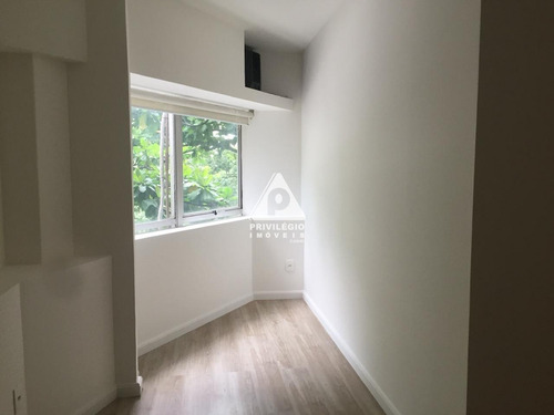 Imagem 11 de 27 de No Humaitá! Sala Comercial, Com Salão E Salas Complementares, Pequena Cozinha E Dois Banheiros. - 32115