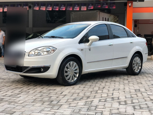 Imagem 1 de 13 de Fiat Linea Essence 2016