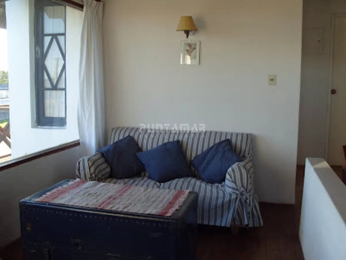 Divina Casa De 4 Dormitorios A Metros De Playa El Chorro